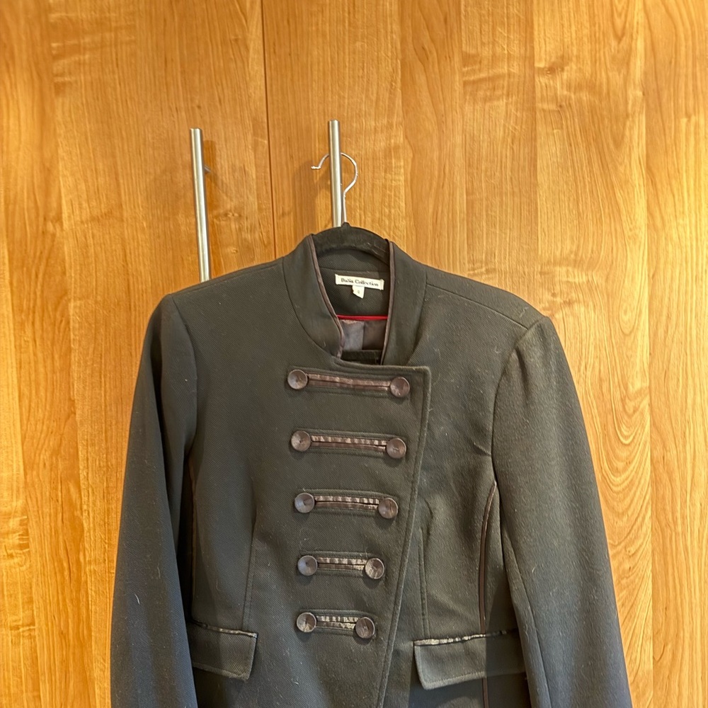 Dalia Collection Military-Style Cropped Blazer (Size 8)